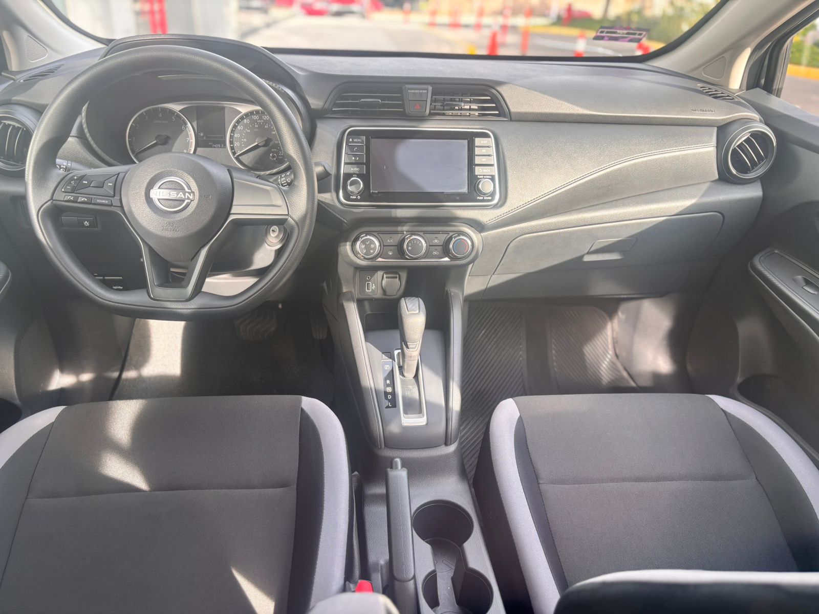2025 Nissan VERSA 4P SENSE L41.6 AUT