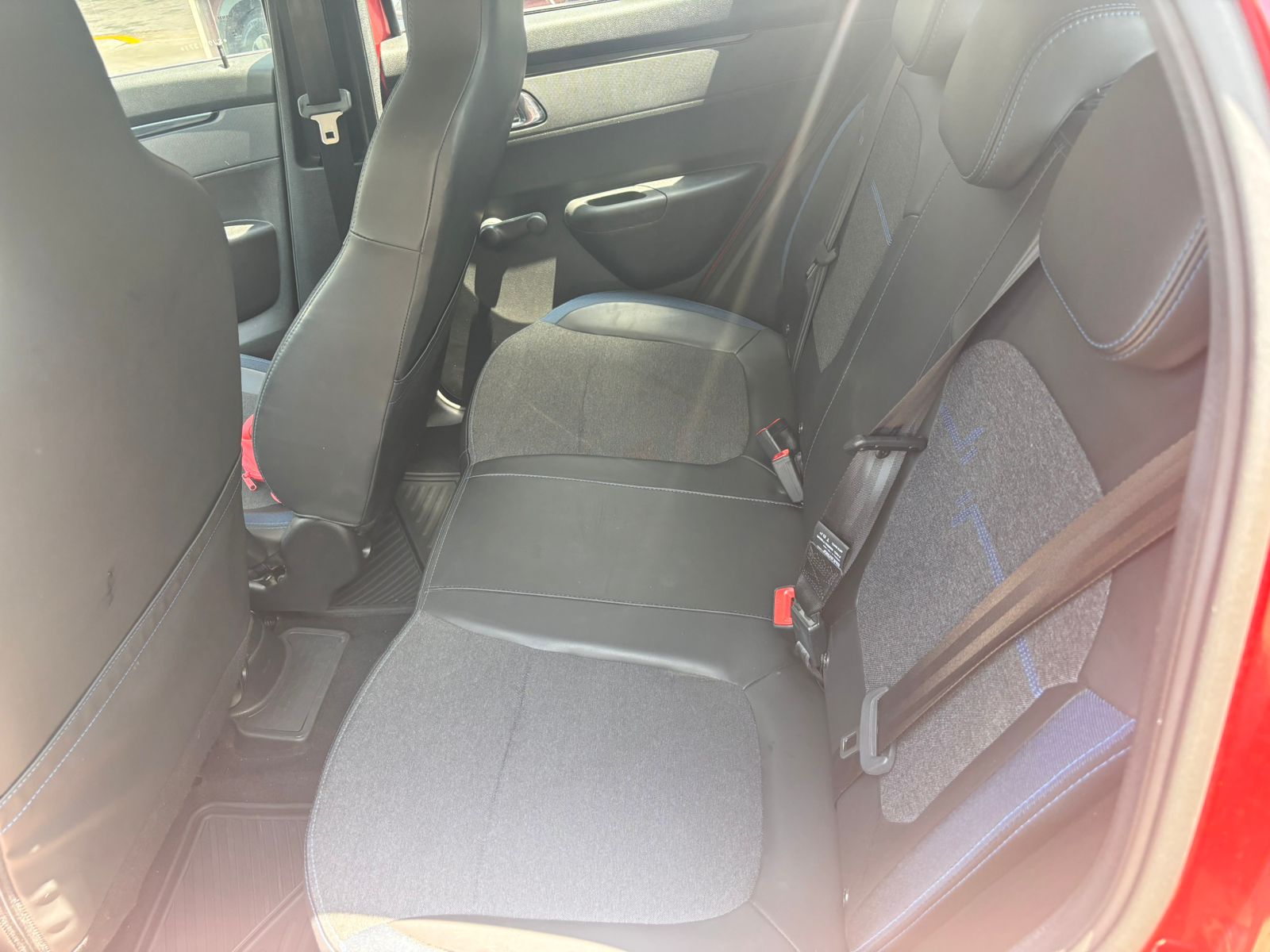 2025 RENAULT KWID 5P BITONO L31.0 MAN