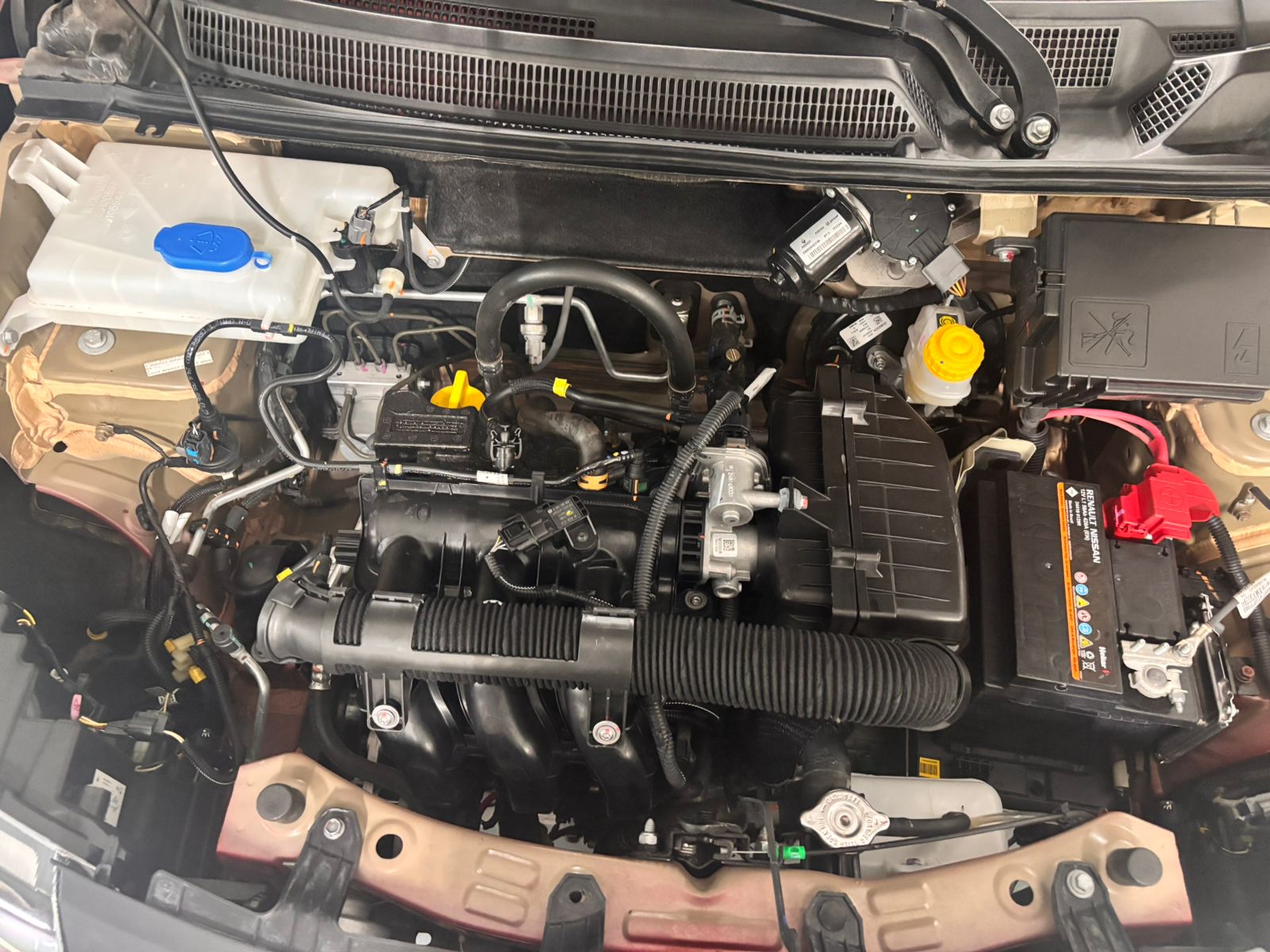 2025 RENAULT KWID 5P BITONO L31.0 MAN