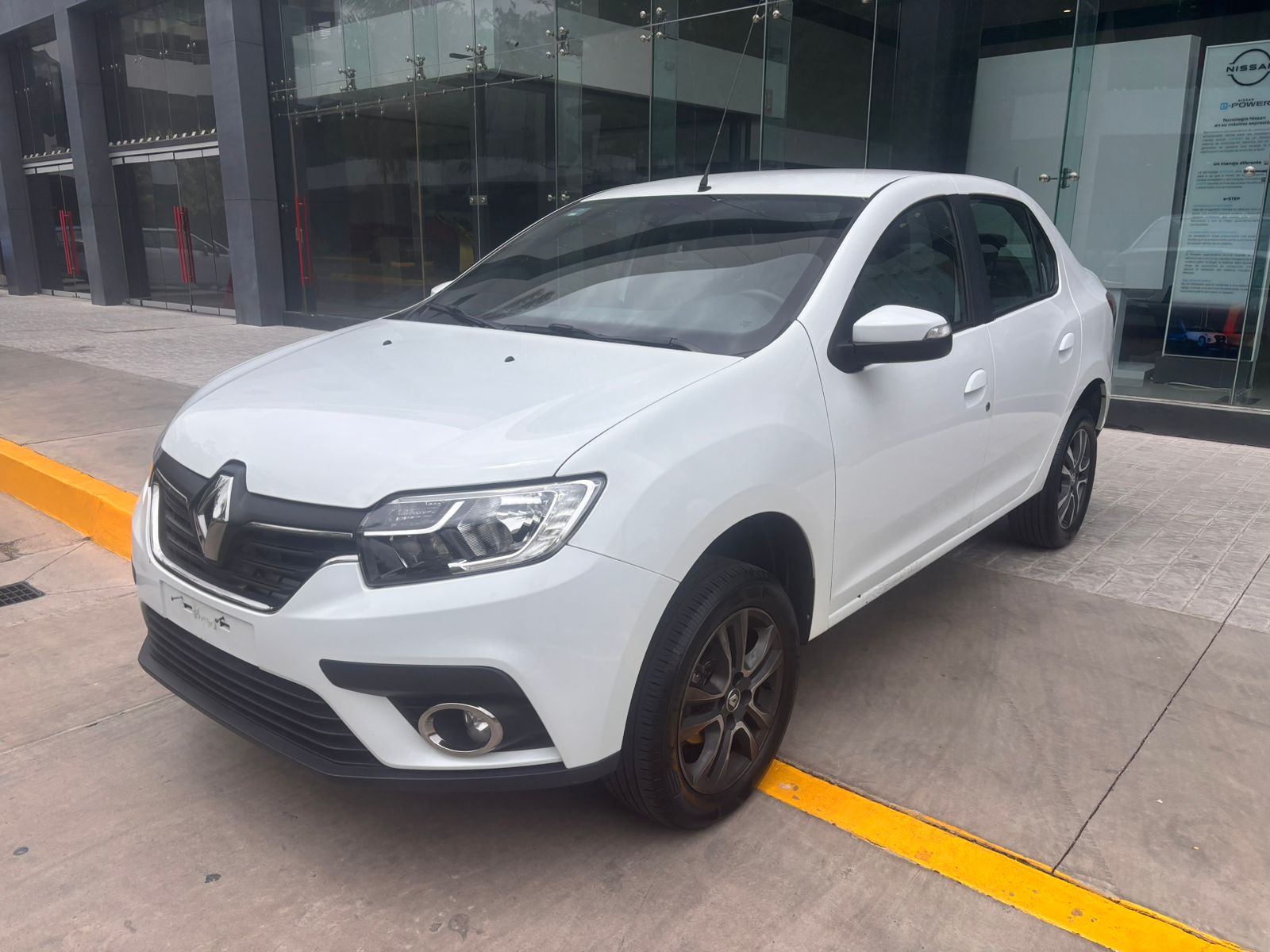 2024 RENAULT LOGAN 4P INTENS L41.6 AUT