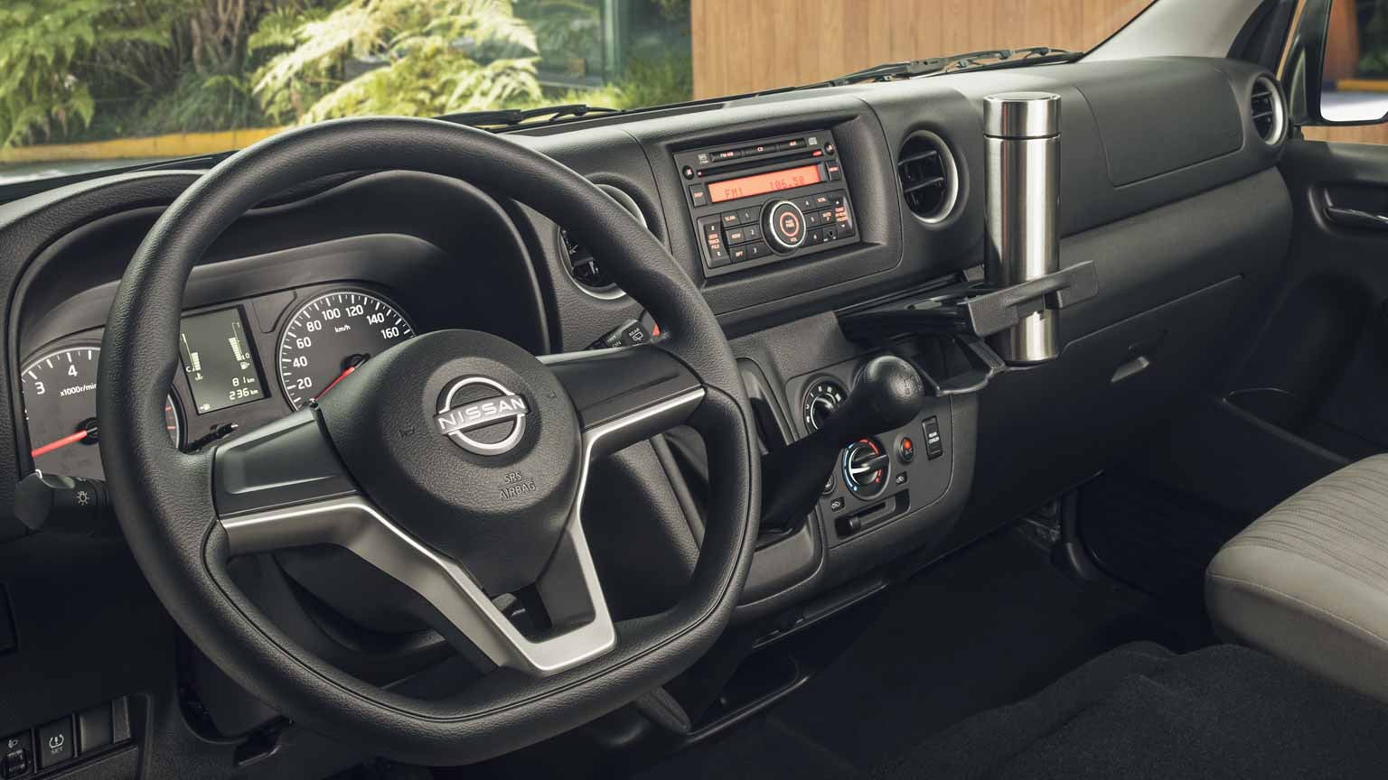 Nissan NV350 Interior3